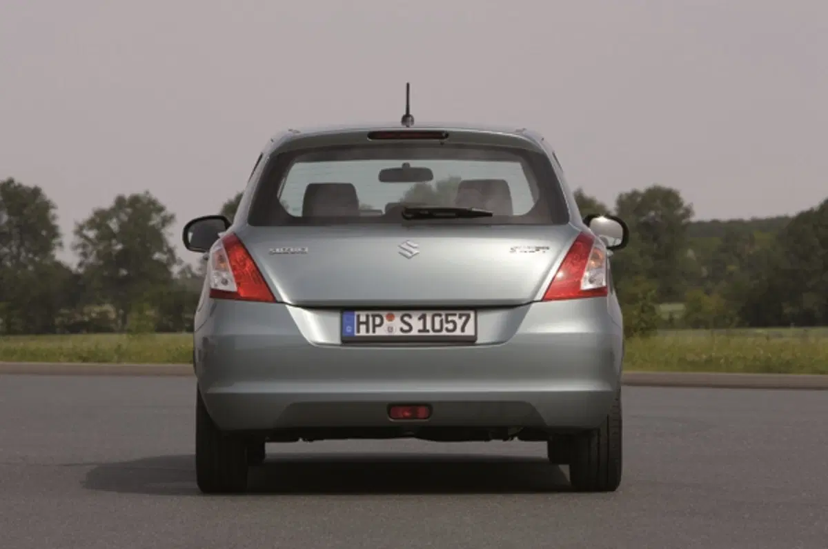 Suzuki Swift 2010 (11)