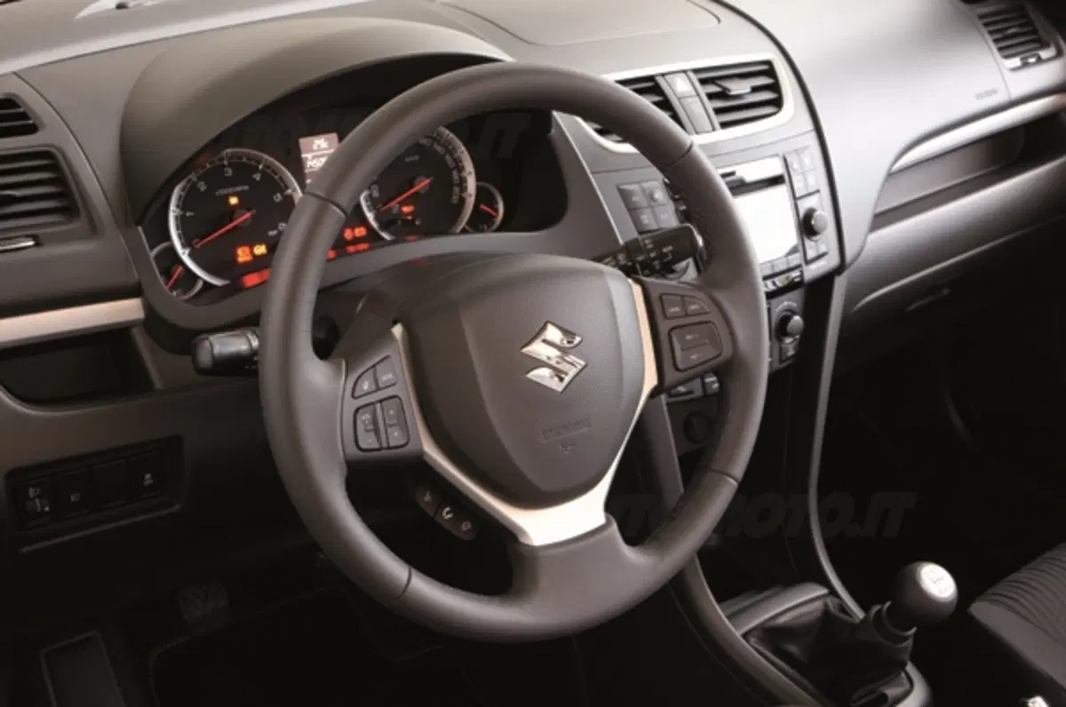 Suzuki Swift 2010 (19)
