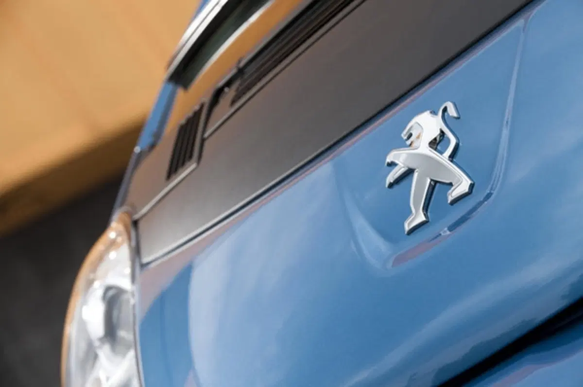 Peugeot iOn (6)
