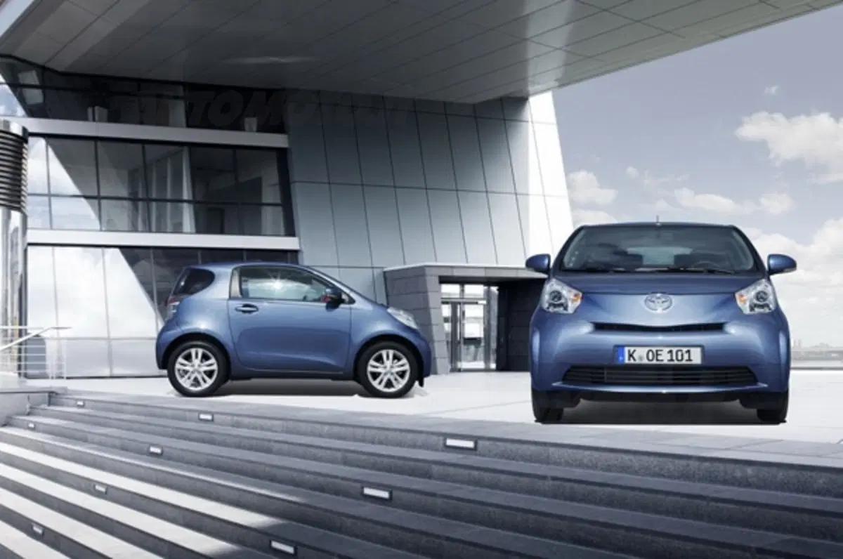 Toyota iQ M.Y. 2011 (5)