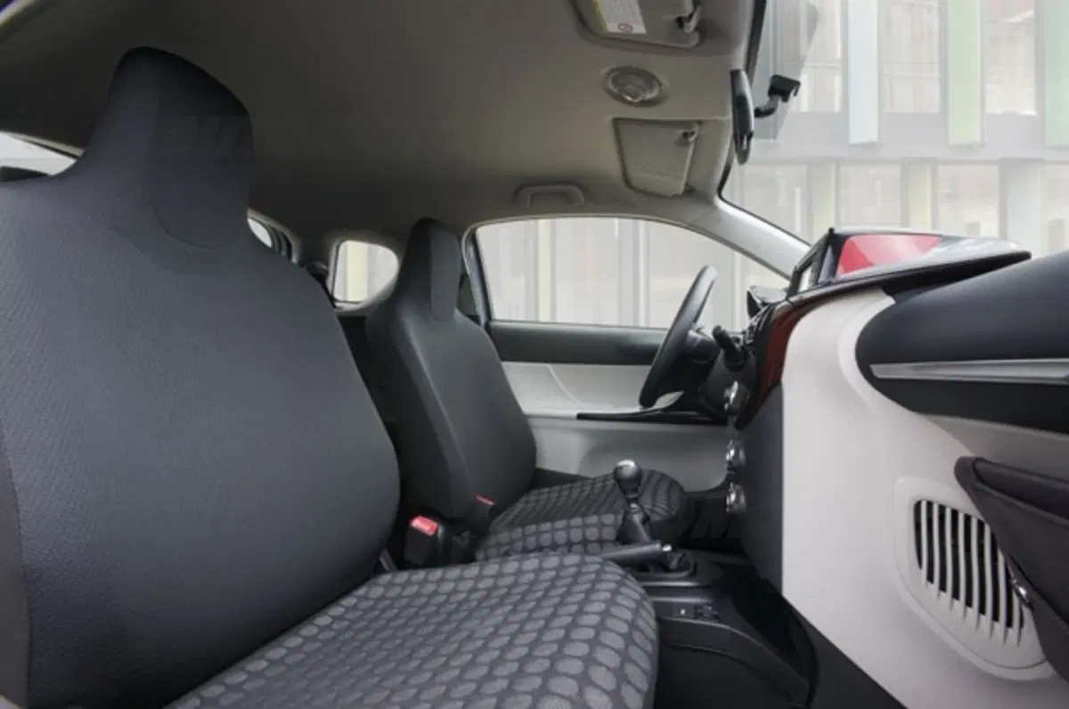 Toyota iQ M.Y. 2011 (20)