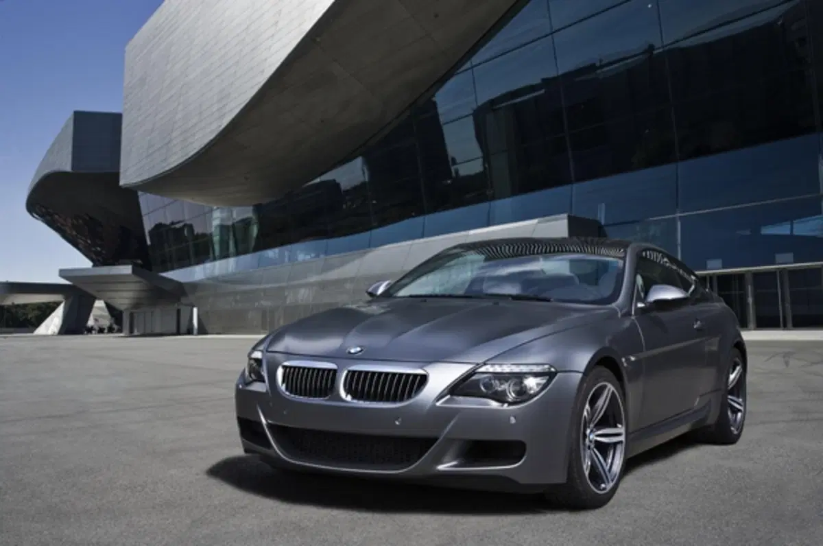 BMW: bye bye al V10 da 507 CV
