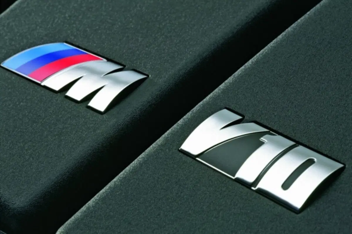BMW: bye bye al V10 da 507 CV (6)