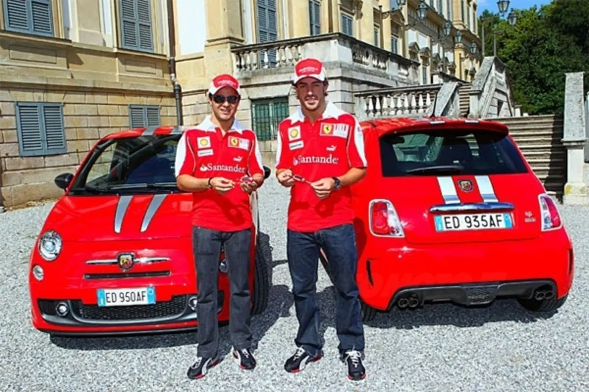 Consegnate le Abarth 695 “Tributo Ferrari” a Massa e Alonso