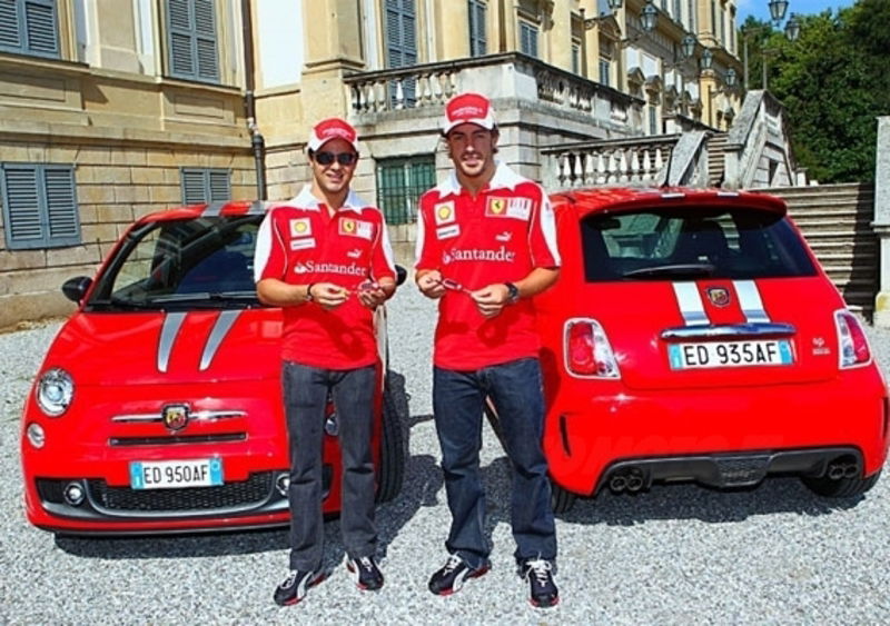 Consegnate le Abarth 695 &ldquo;Tributo Ferrari&rdquo; a Massa e Alonso