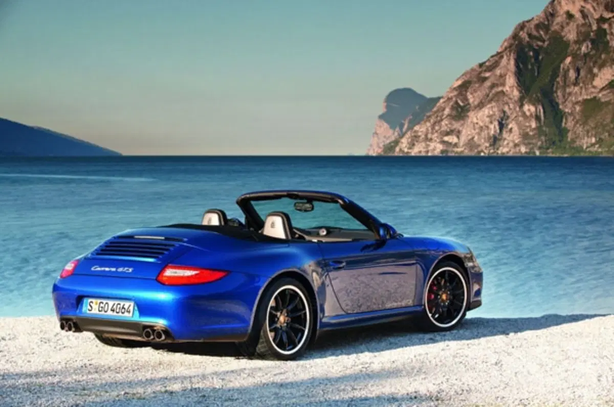Porsche 911 Carrera GTS (5)