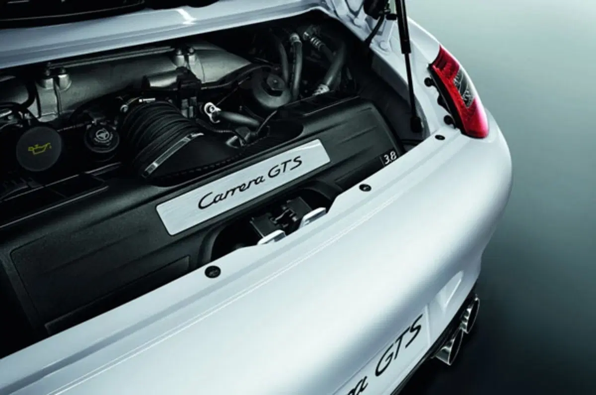 Porsche 911 Carrera GTS (6)
