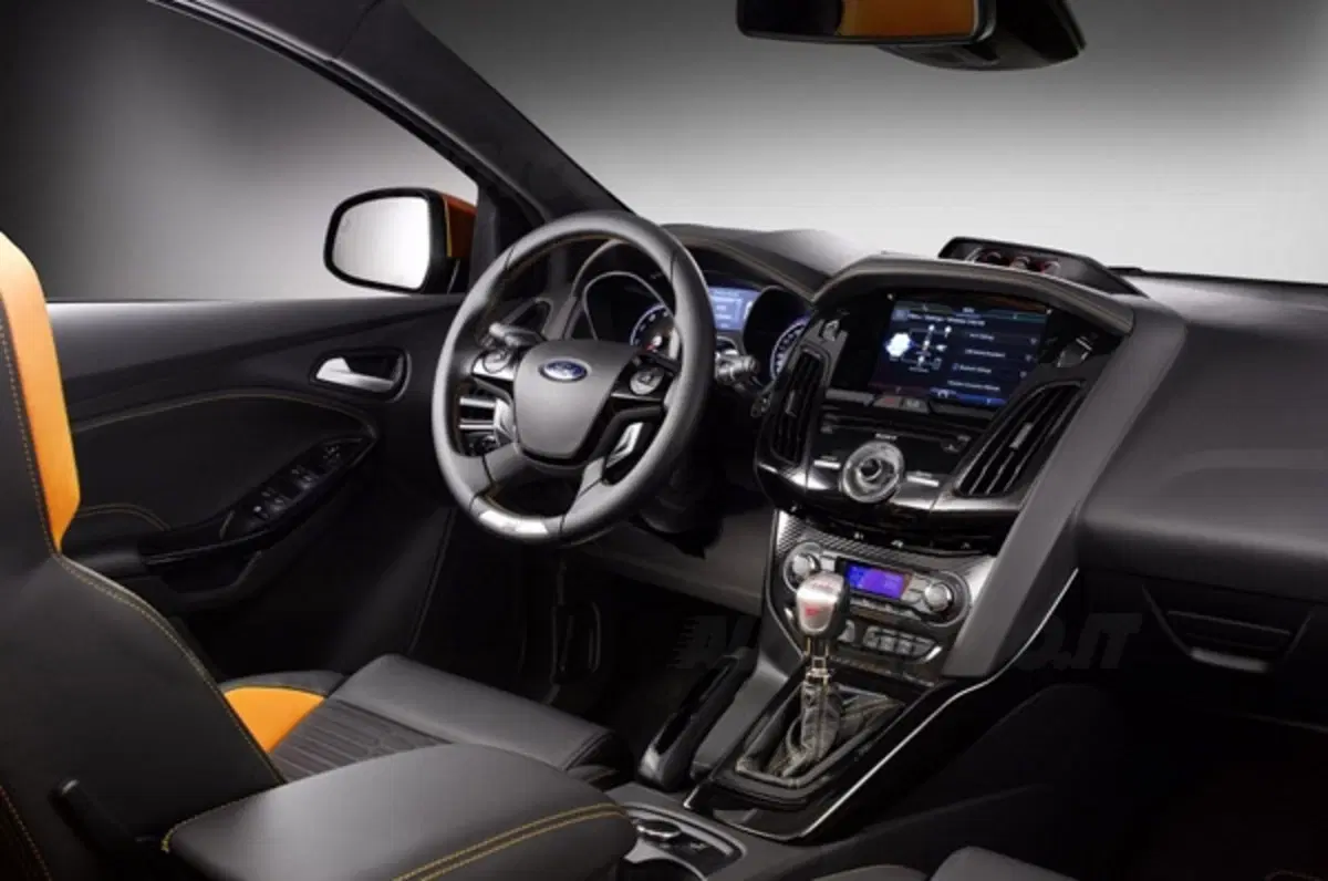 Ford Focus ST: 250 CV ma solo nel 2012 (4)