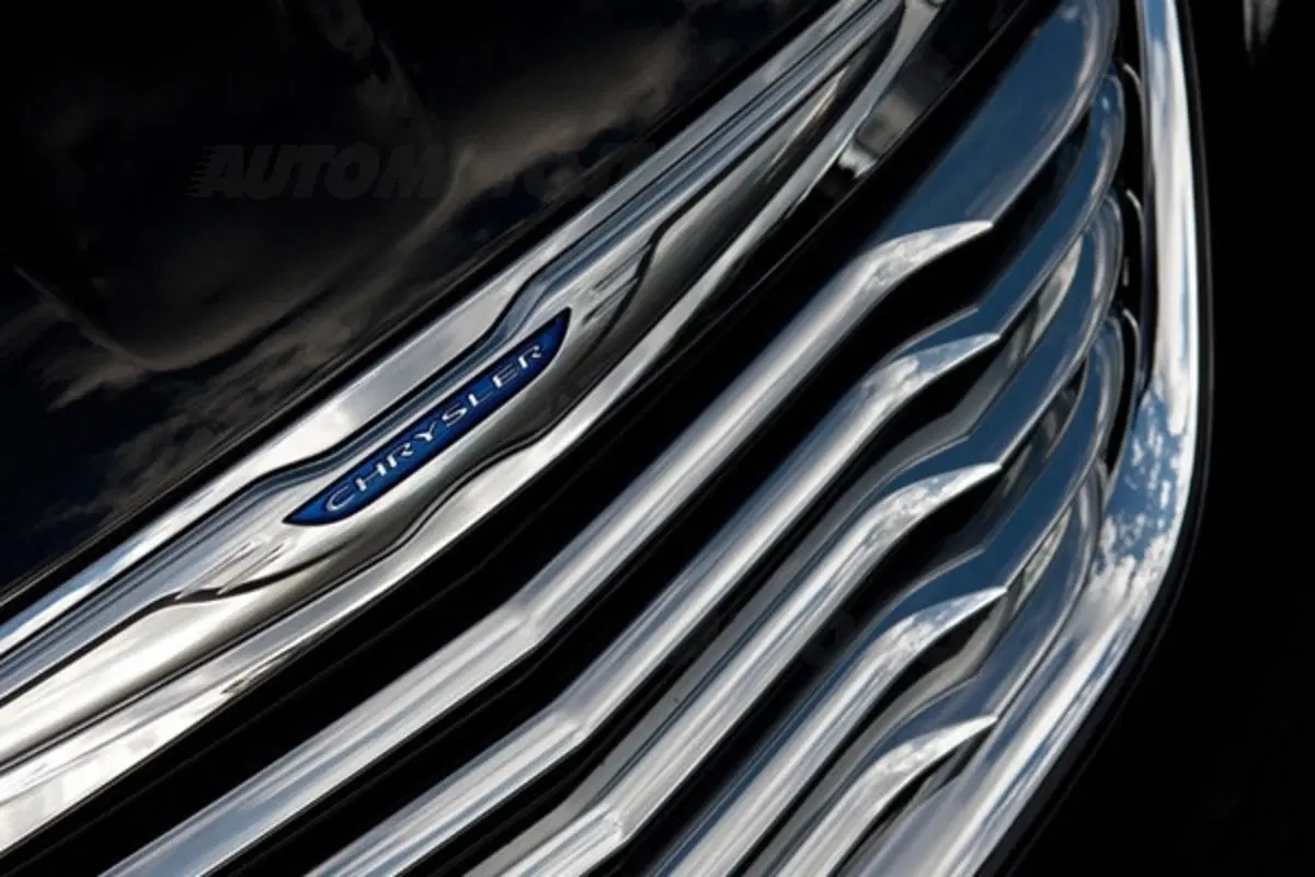 Chrysler 200
