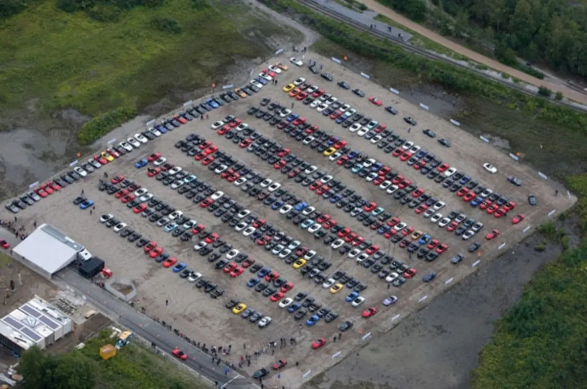 459 MX-5 in serpentone: è Guinness dei Primati (8)