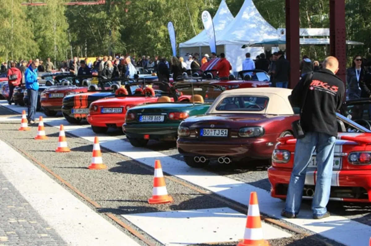 459 MX-5 in serpentone: è Guinness dei Primati (9)