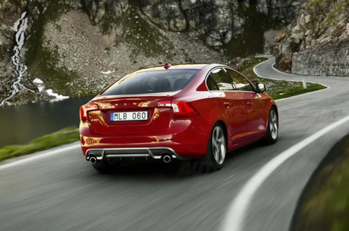 Volvo S60 e V60 R-Design (5)