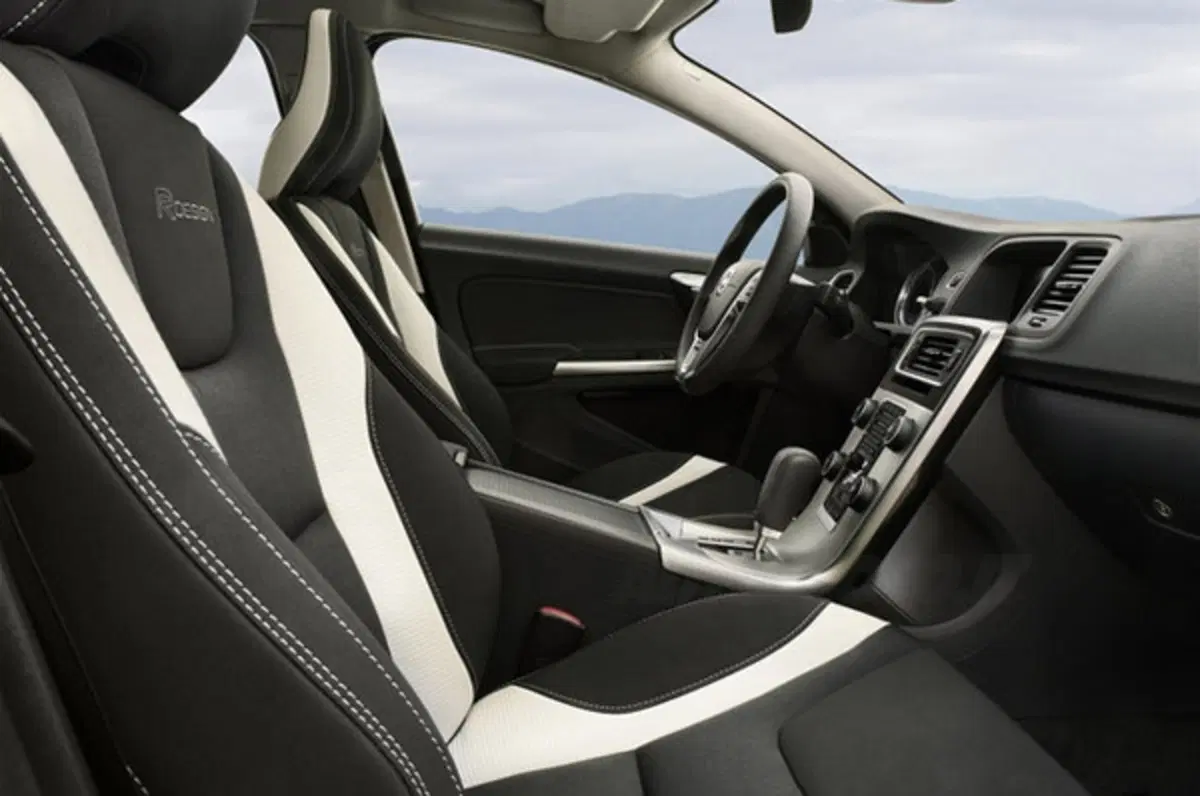 Volvo S60 e V60 R-Design (12)