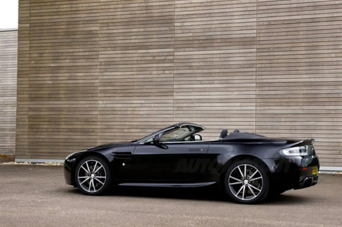 Aston Martin V8 Vantage N420 Roadster (4)