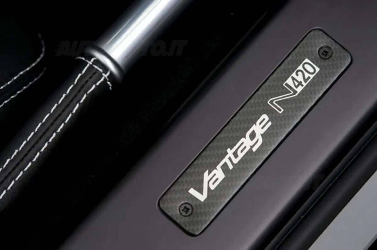 Aston Martin V8 Vantage N420 Roadster (14)