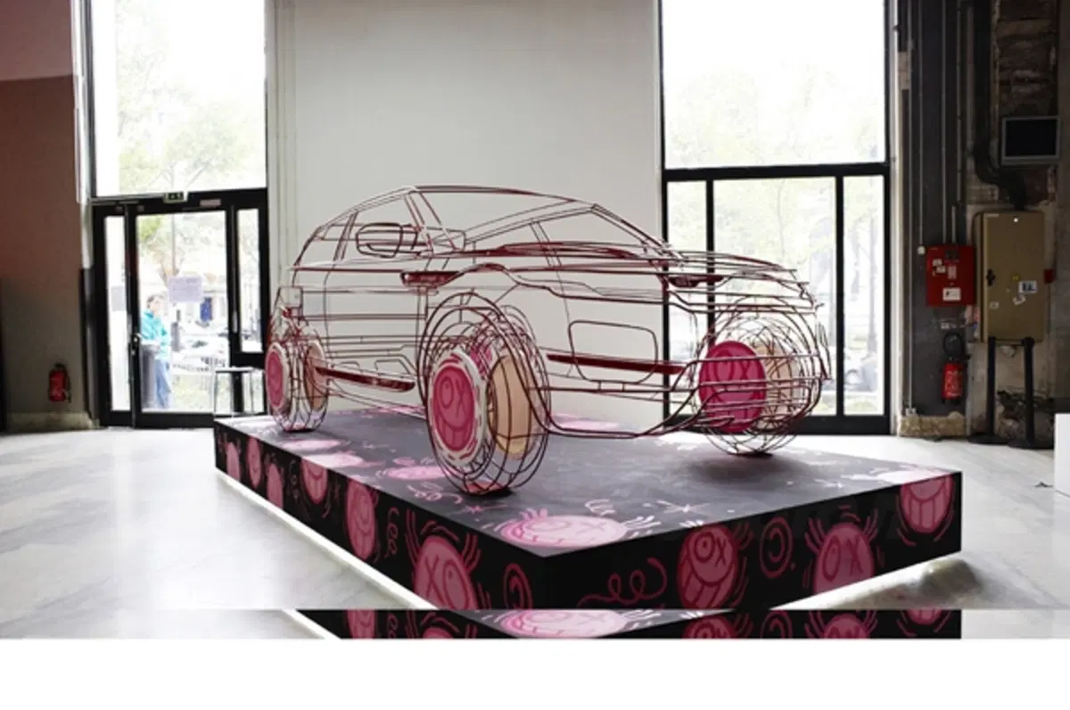 Range Rover Evoque: le installazioni parigine (4)