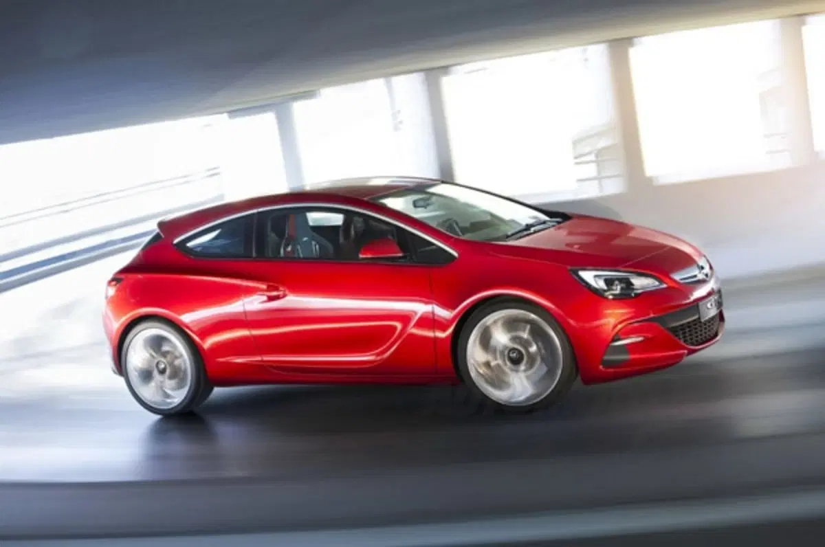 Opel Astra GTC Paris Concept (2)