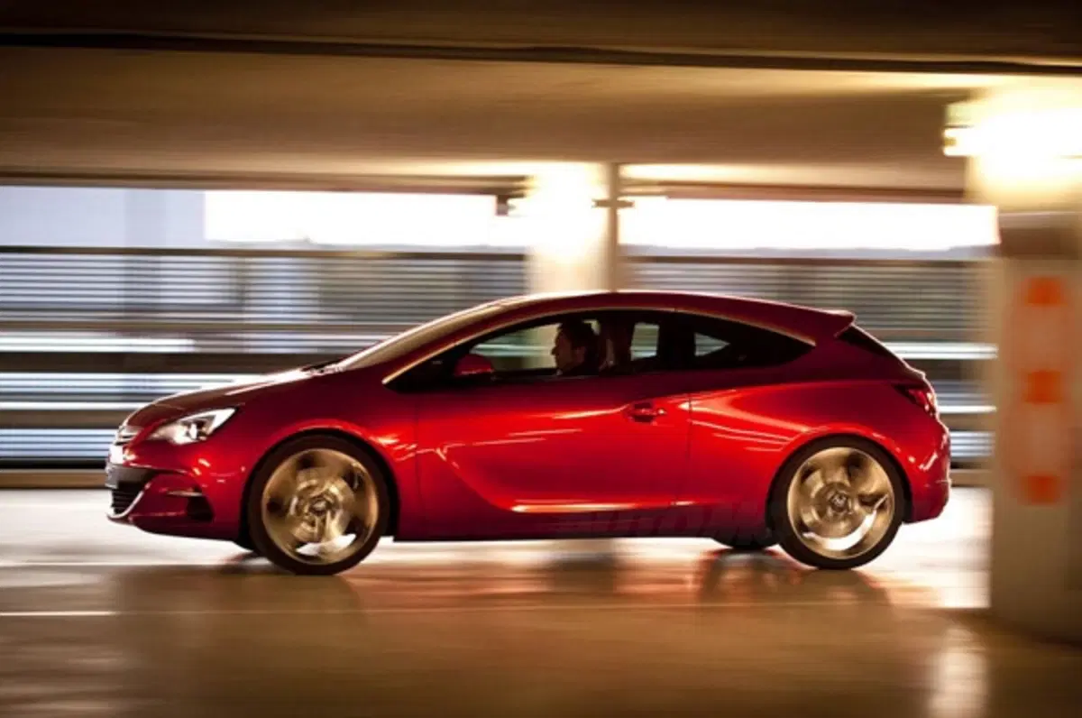 Opel Astra GTC Paris Concept (3)