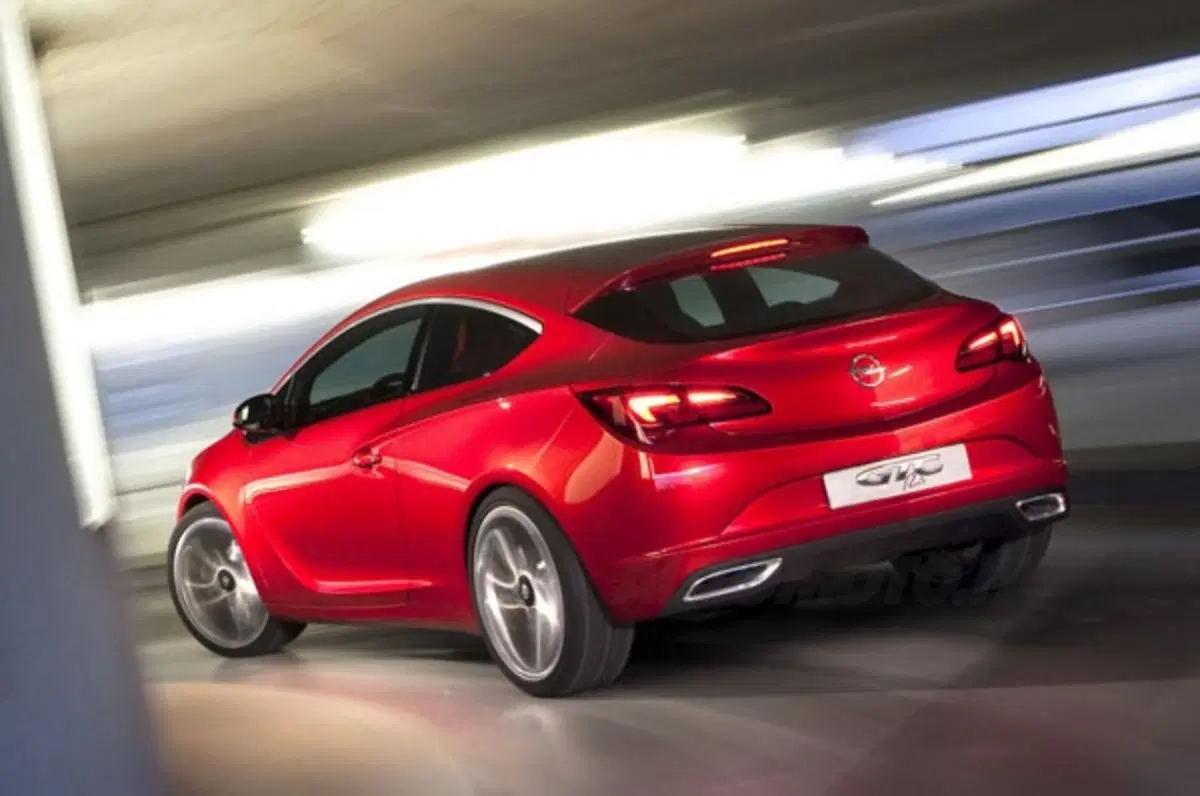 Opel Astra GTC Paris Concept (4)