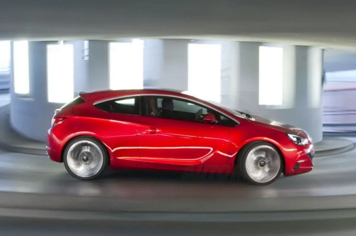 Opel Astra GTC Paris Concept (7)