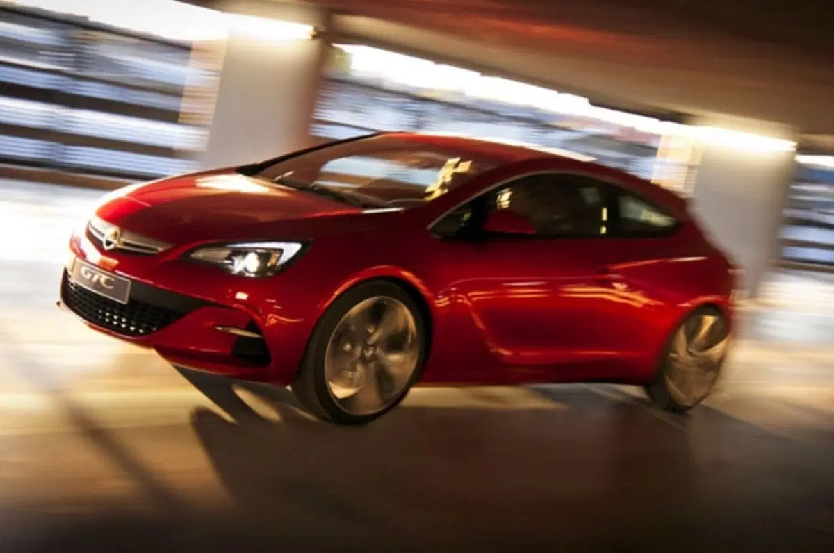 Opel Astra GTC Paris Concept (15)