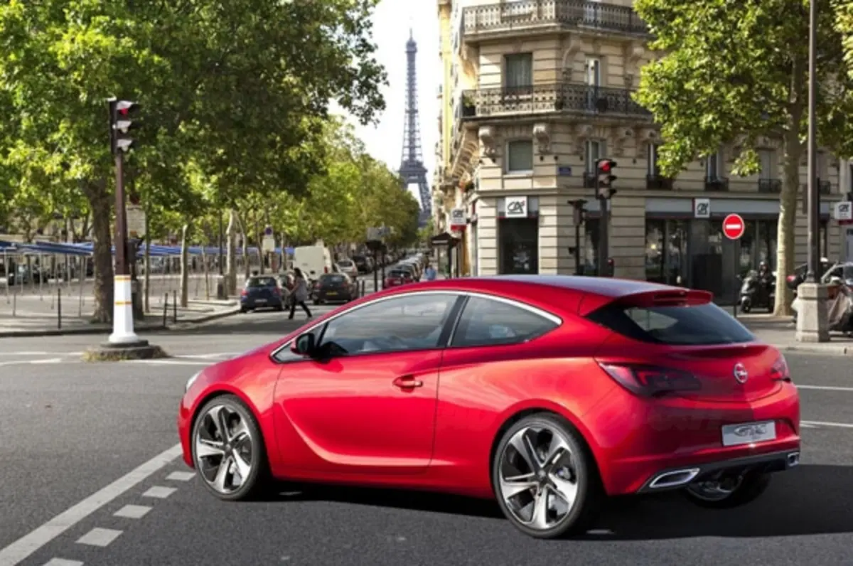 Opel Astra GTC Paris Concept (30)