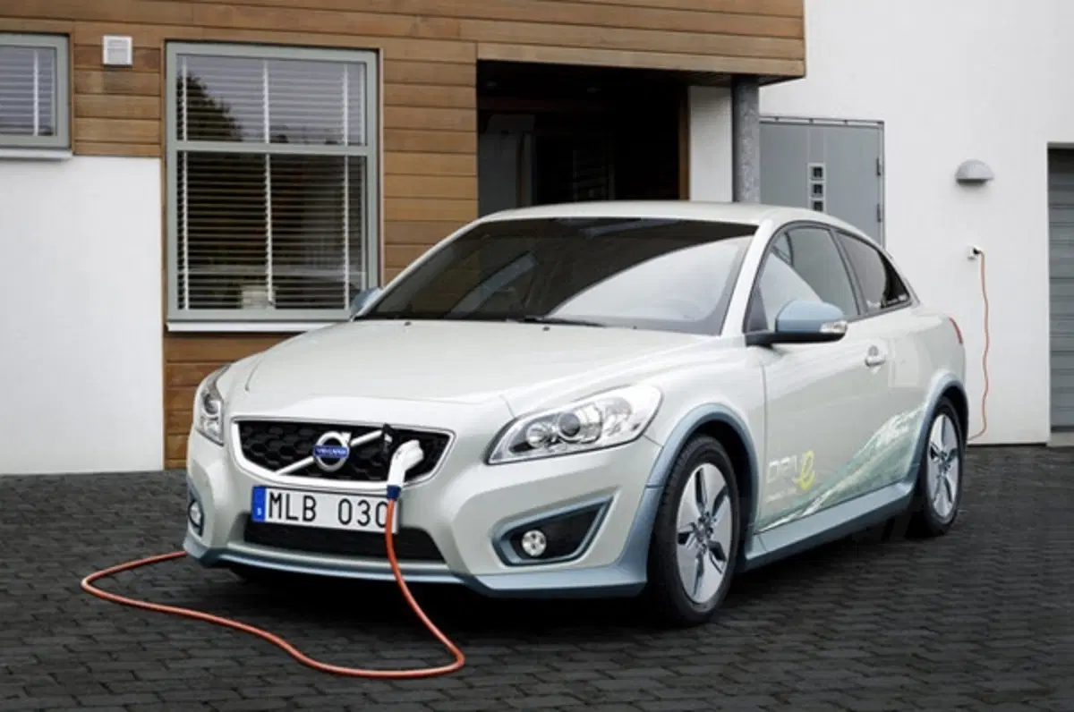 Una Volvo C30 DRIVe Electric nella One Tonne Life (4)
