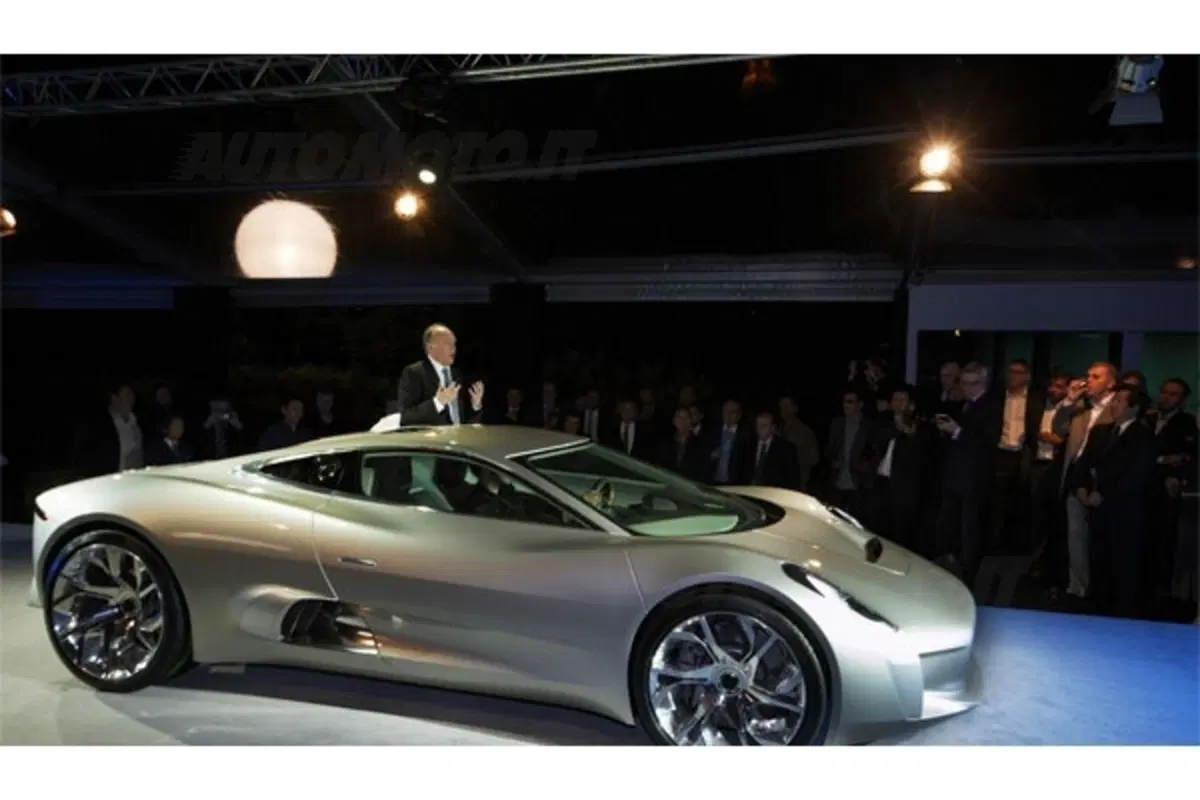 Jaguar C-X75 Concept (2)