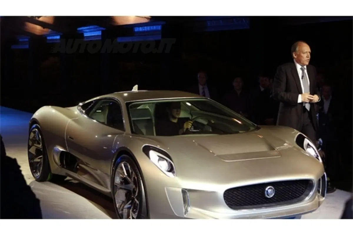 Jaguar C-X75 Concept (4)