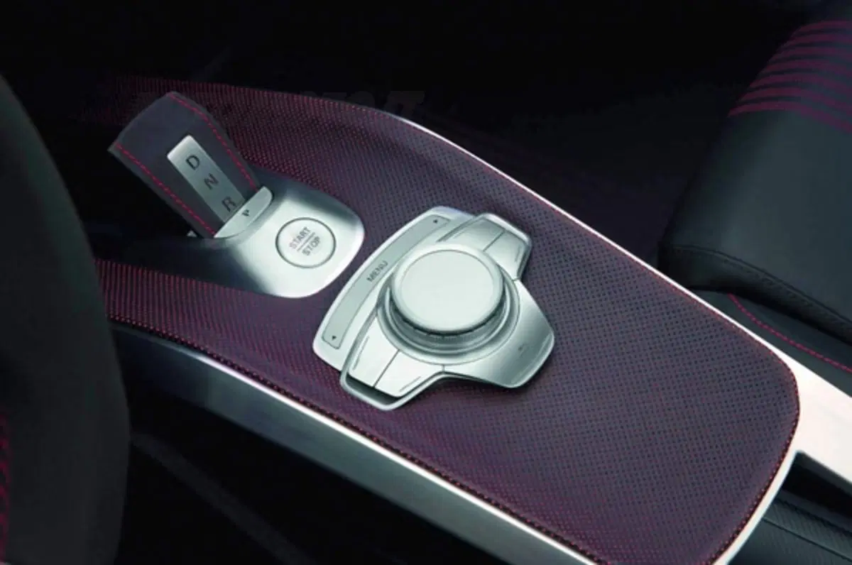 Audi e-Tron Spyder Concept (24)