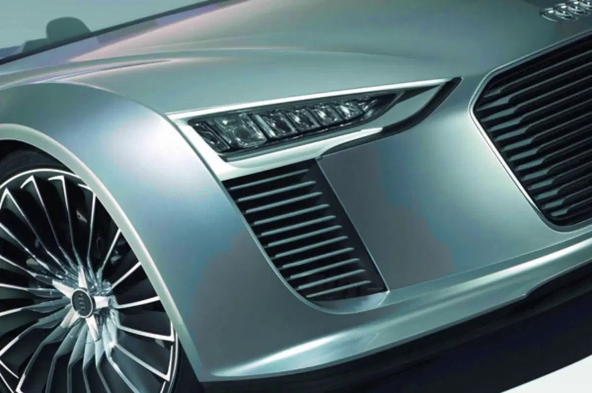 Audi e-Tron Spyder Concept (28)