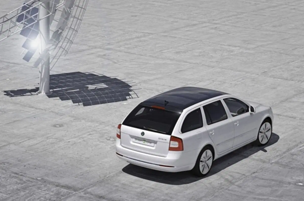Skoda Octavia E Green Line (4)