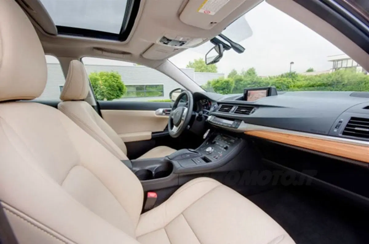 Lexus: 100% ibride entro il 2015 (5)