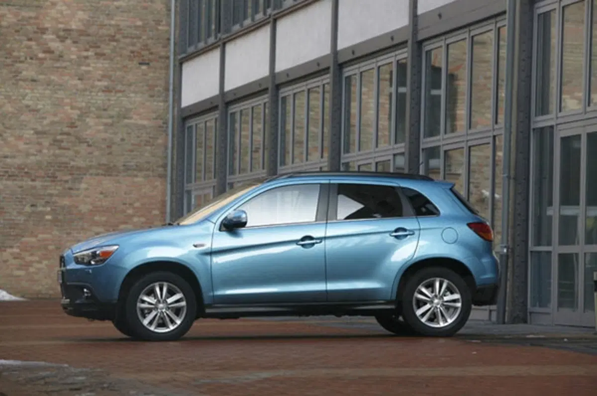 Mitsubishi ASX (2)