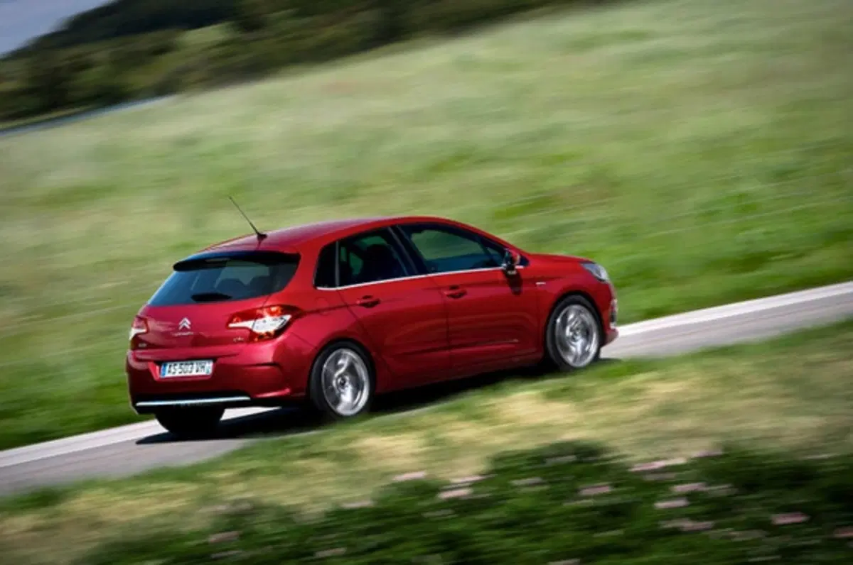 nuova Citroen C4: si parte da 16.300 euro