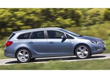 Opel Astra Sports Tourer: da 18.100 euro