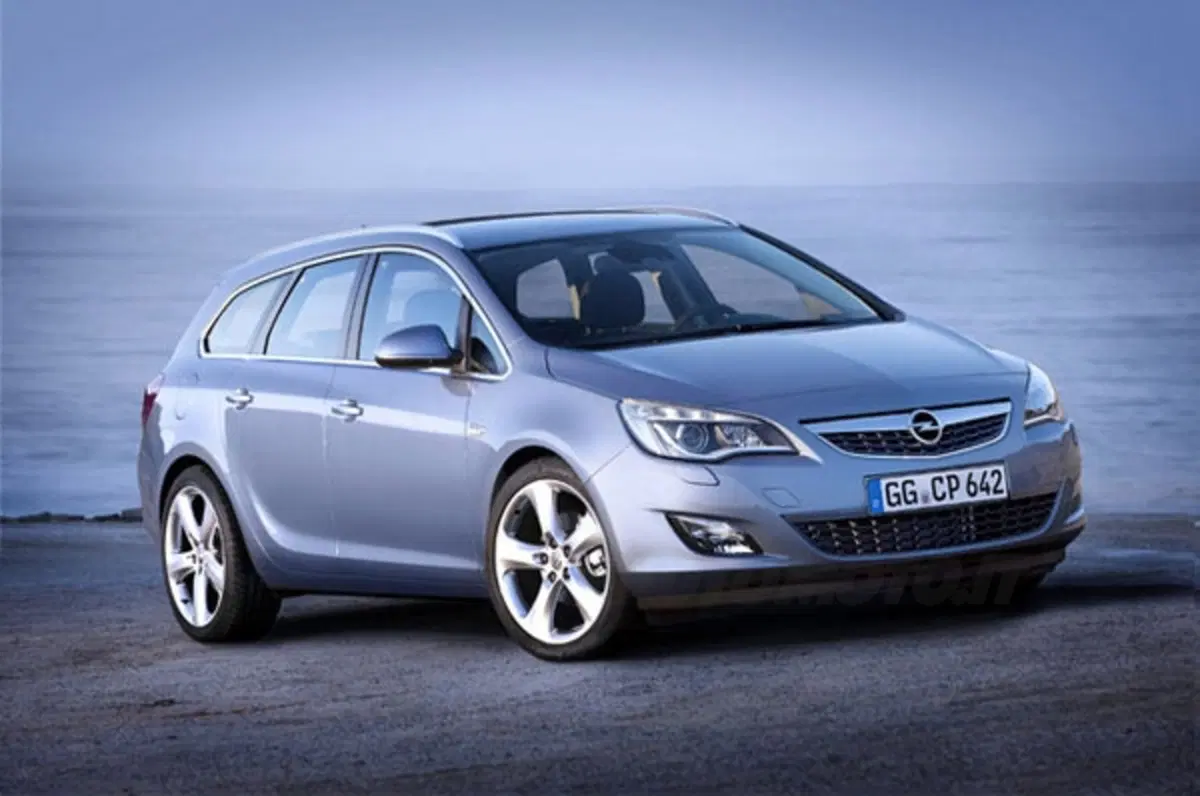 Opel Astra Sports Tourer: da 18.100 euro (6)