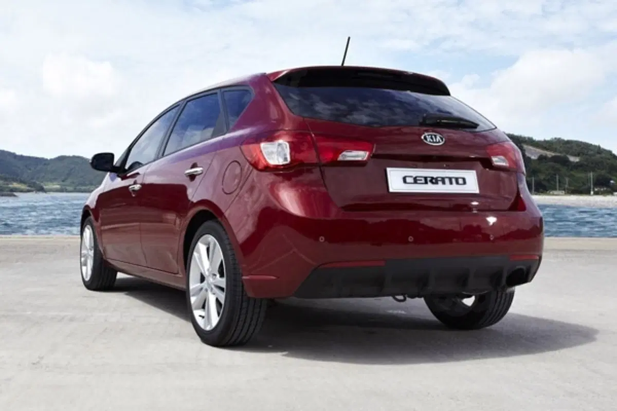 Kia Cerato 5 porte