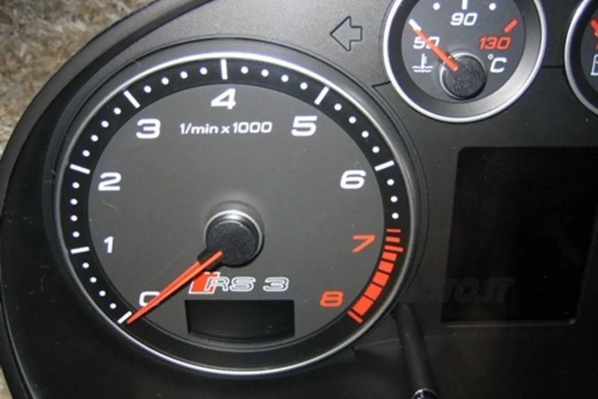 Audi RS3: scoperta la strumentazione in rete (3)