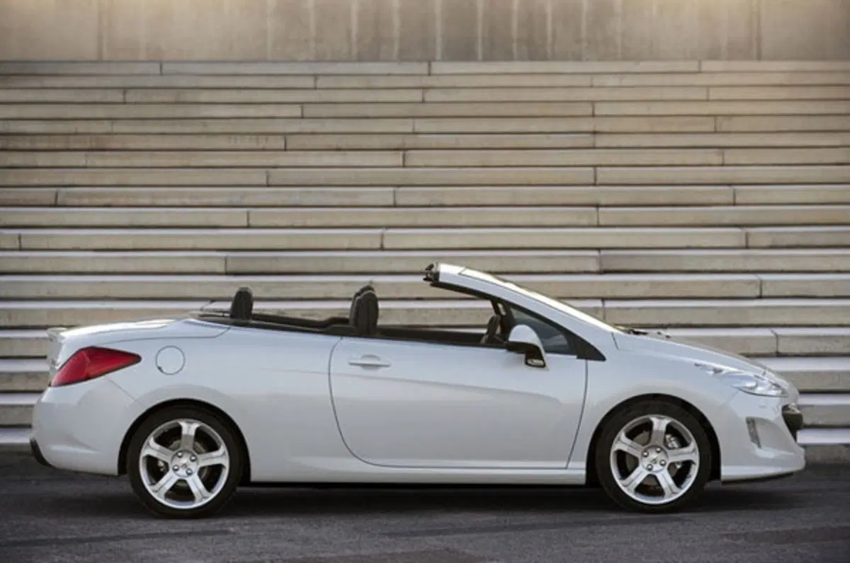 Peugeot 308 CC THP 200 CV (12)