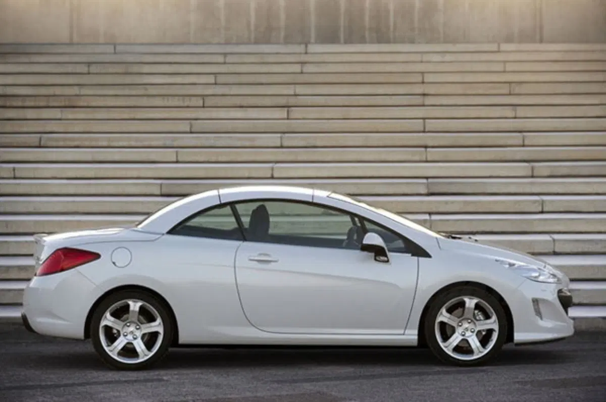 Peugeot 308 CC THP 200 CV (13)