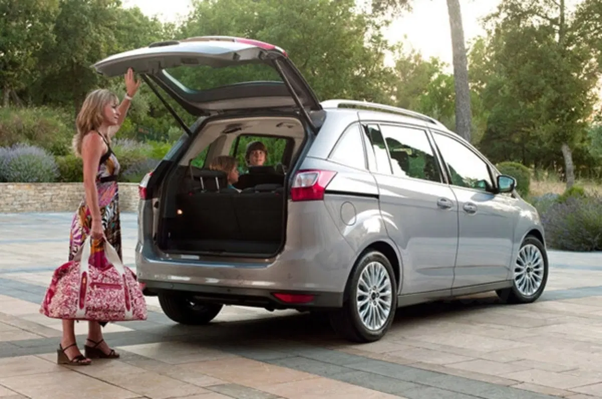 Ford C-Max e C-Max7 (11)