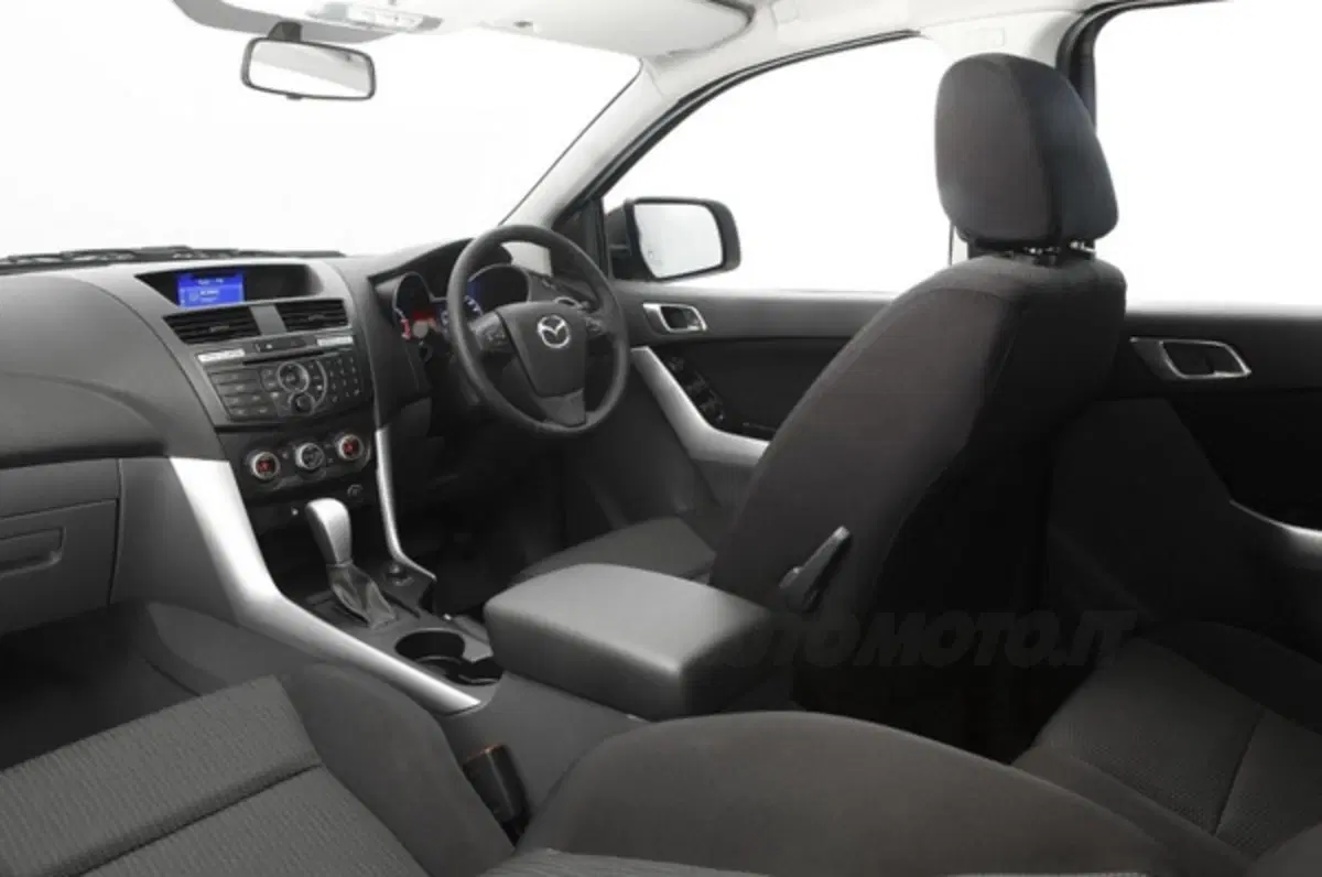 Mazda BT-50 (5)
