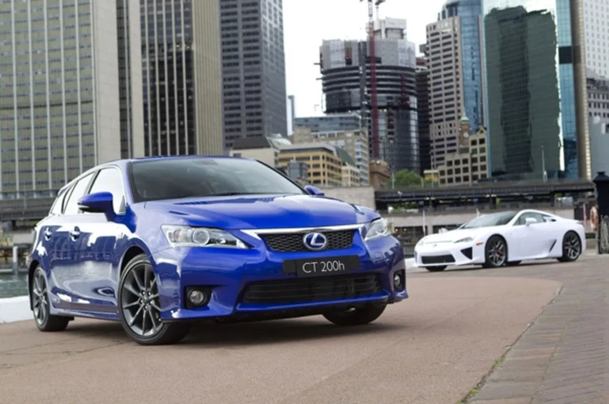 Lexus CT 200h F Sport (2)
