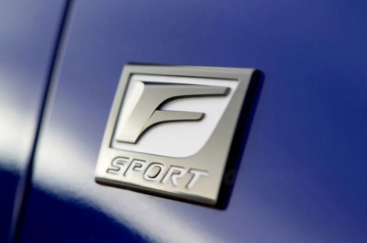 Lexus CT 200h F Sport (8)