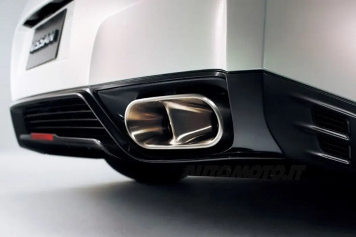 Nissan GT-R facelift: in concessionaria nel 2011 (2)