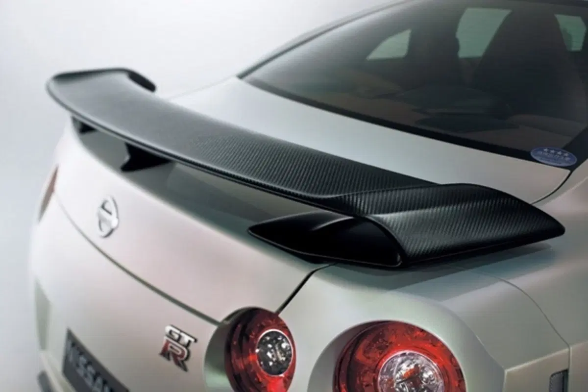 Nissan GT-R facelift: in concessionaria nel 2011 (5)