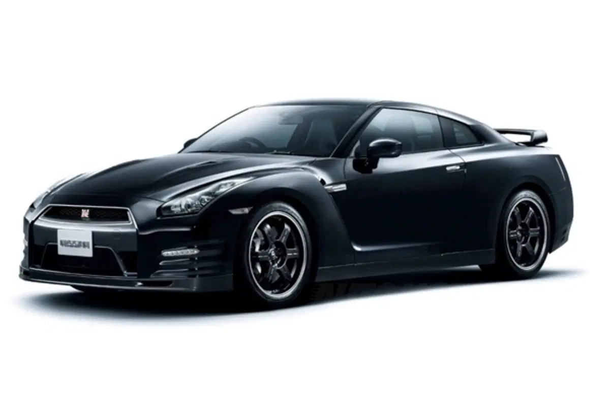 Nissan GT-R facelift: in concessionaria nel 2011 (6)