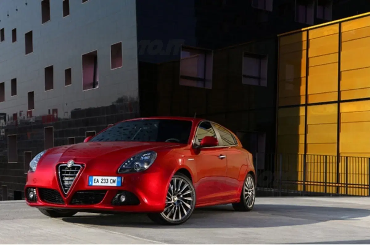 Alfa Romeo Giulietta è Auto Europa 2011 (4)
