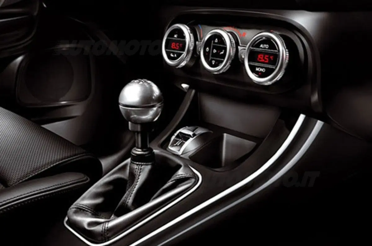 Alfa Romeo Giulietta è Auto Europa 2011 (19)